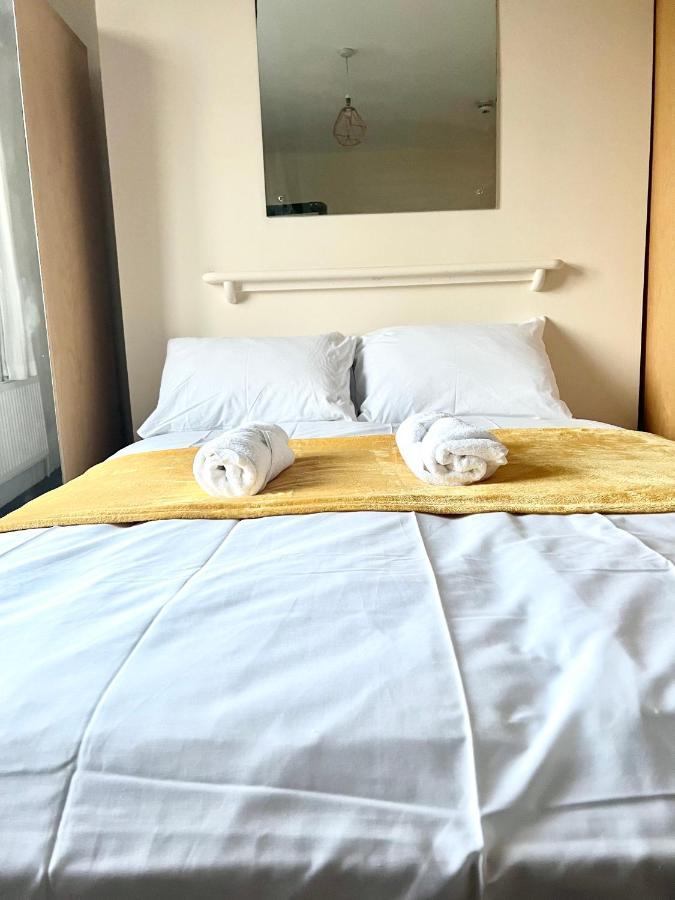 Aldgate Holiday Rooms Londen Buitenkant foto