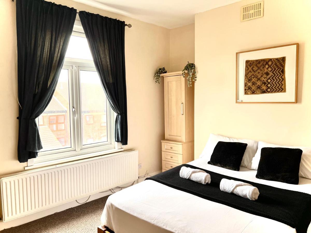 Aldgate Holiday Rooms Londen Buitenkant foto