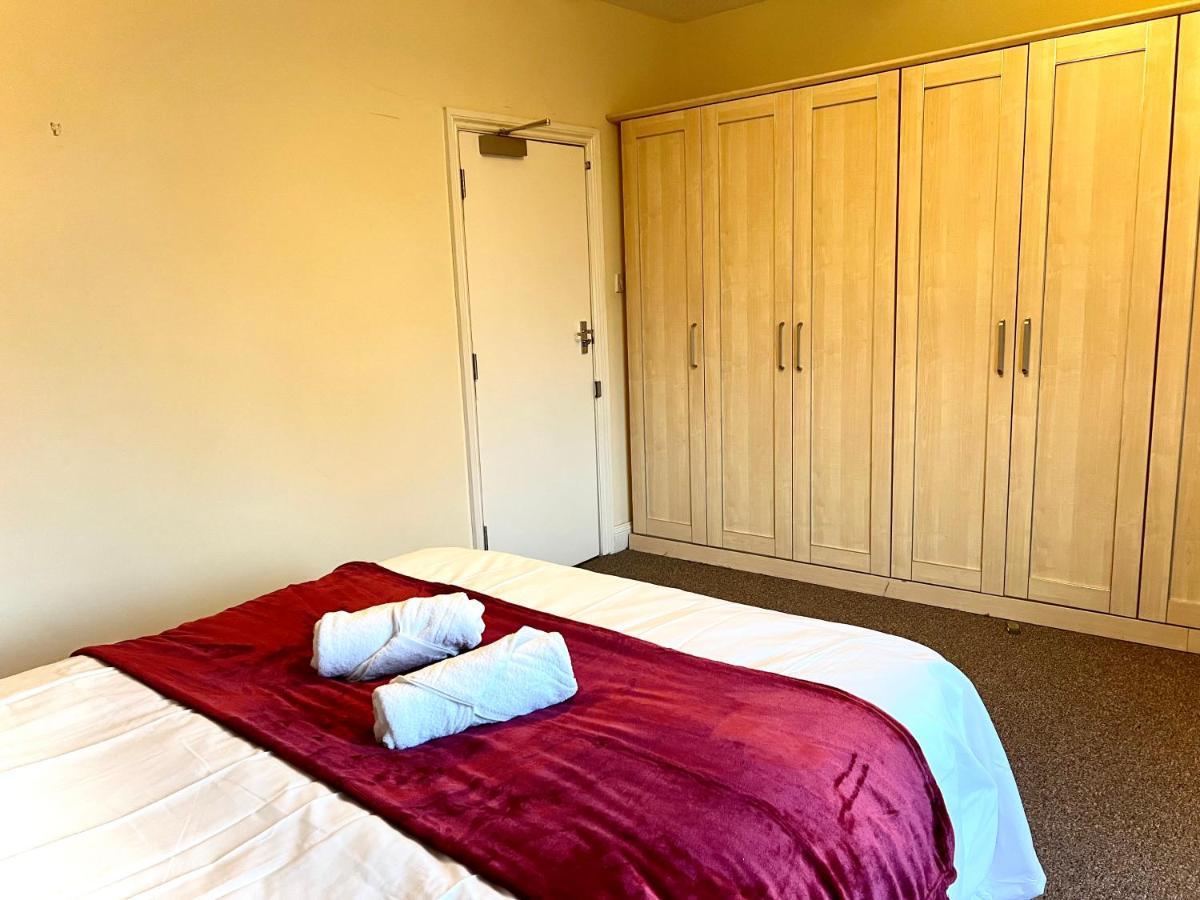 Aldgate Holiday Rooms Londen Buitenkant foto
