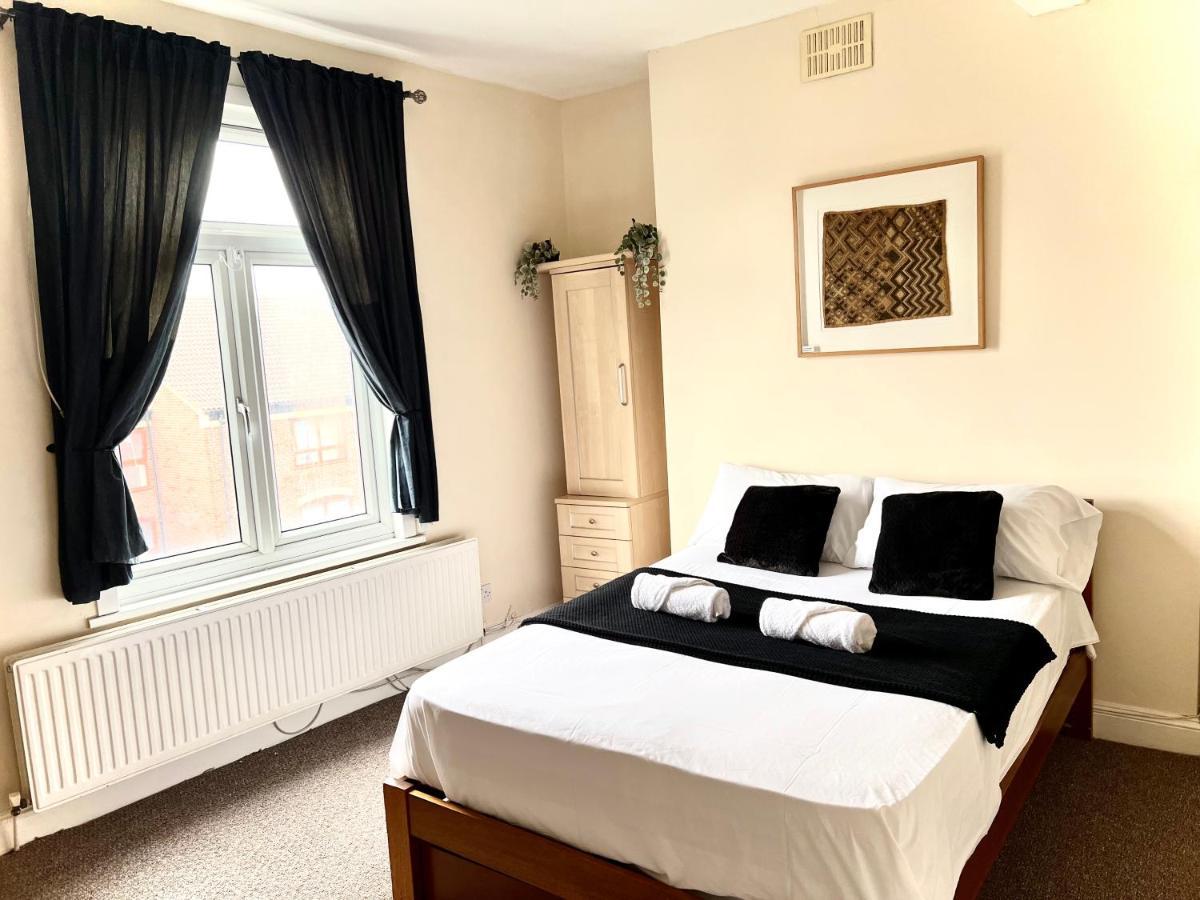 Aldgate Holiday Rooms Londen Buitenkant foto