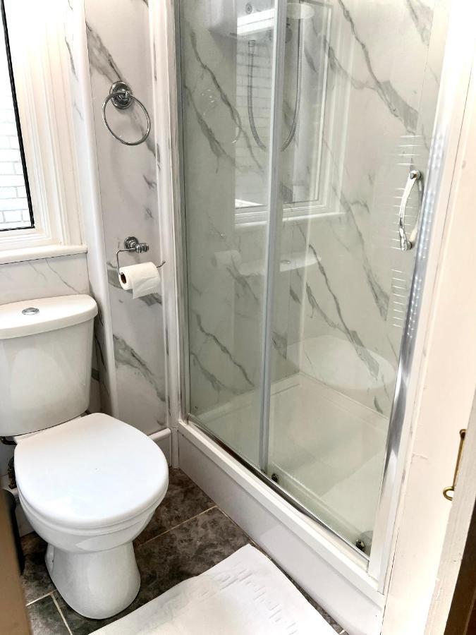 Aldgate Holiday Rooms Londen Buitenkant foto