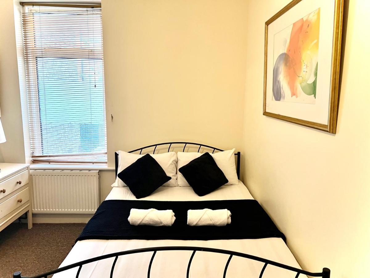 Aldgate Holiday Rooms Londen Buitenkant foto
