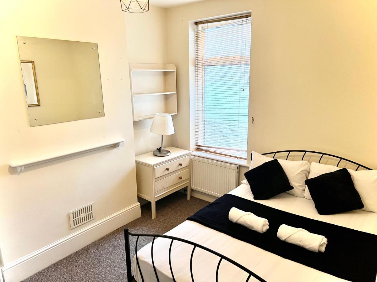 Aldgate Holiday Rooms Londen Buitenkant foto