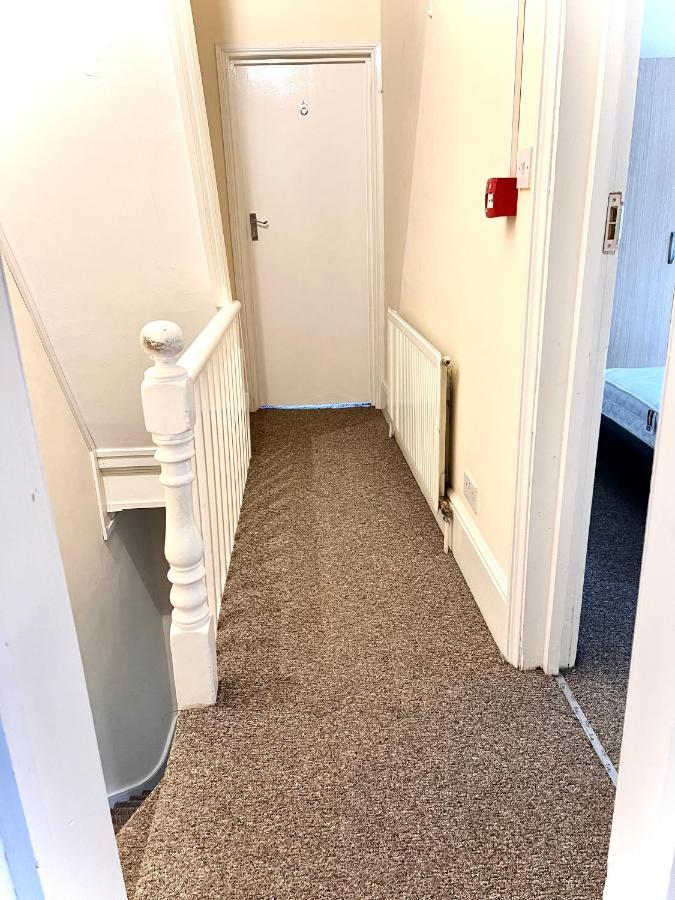 Aldgate Holiday Rooms Londen Buitenkant foto