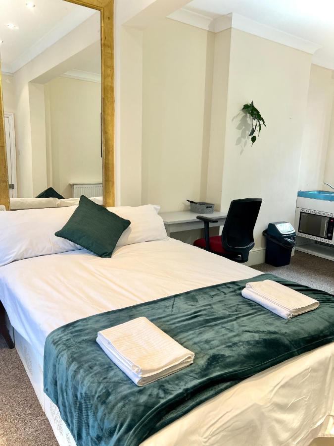 Aldgate Holiday Rooms Londen Buitenkant foto