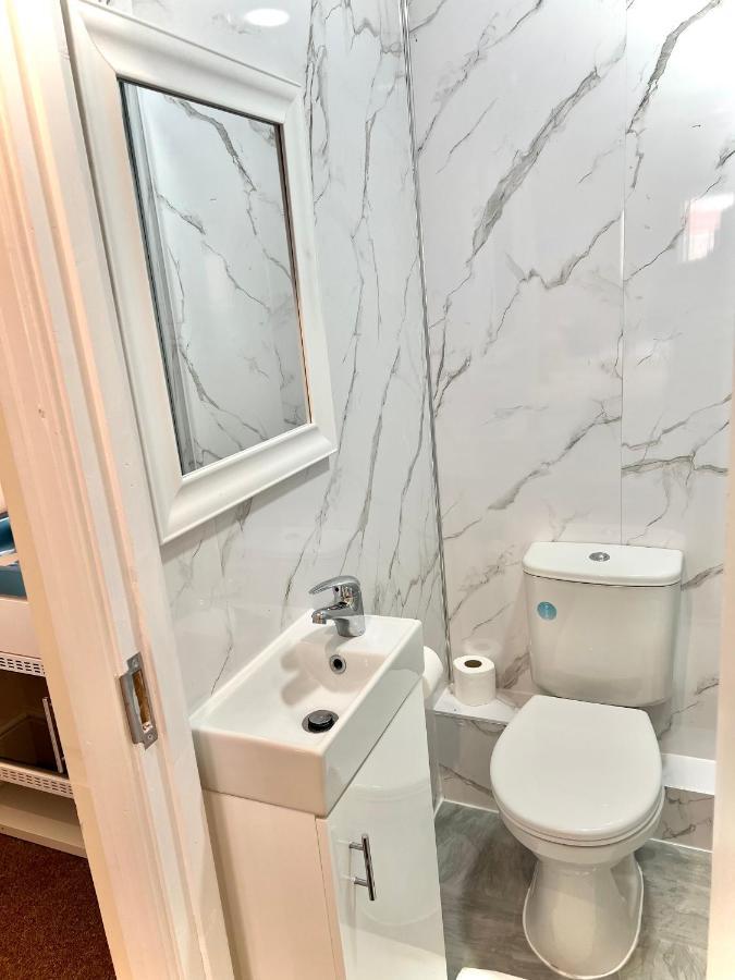 Aldgate Holiday Rooms Londen Buitenkant foto