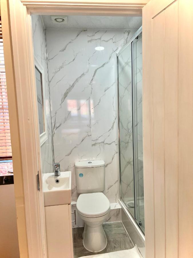 Aldgate Holiday Rooms Londen Buitenkant foto